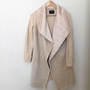 Knit sweater with faux fur